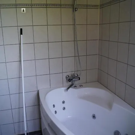 89 With Hot Tub מידלפרט